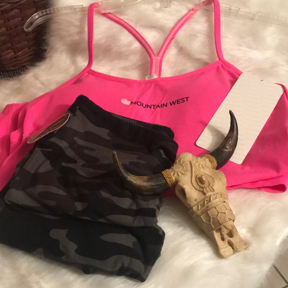 sale 💕Lululemon hot pink tank